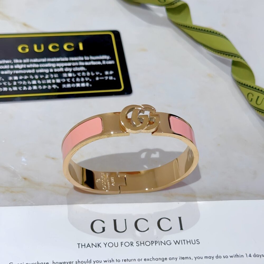 Gucci pink GG letter bracelet